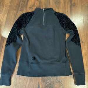 LULULEMON WOMEN'S FLORAL FLOCK PULLOVER LONG SLEEVE TERRY BLACK WOMEN'S SIZE 6